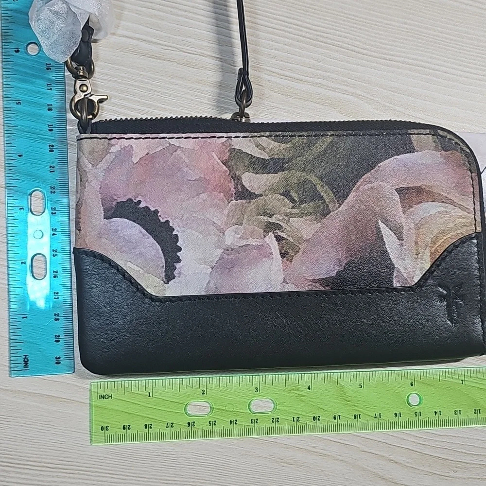 NEW Frye Effie Floral Print Wristlet Zip-around card holder Gold Hardware H13 - Picture 3 of 11